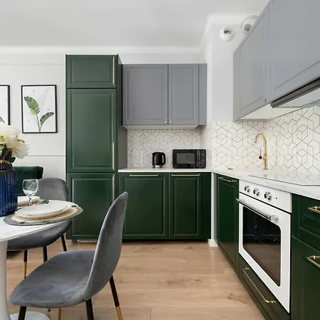 Dark In Center With Desk And Balcony By Renters *